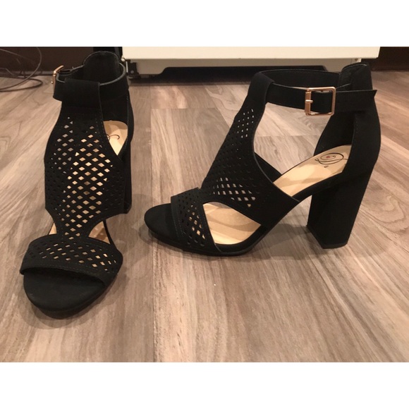Delicious Shoes - Practically New Black Chunky Heels